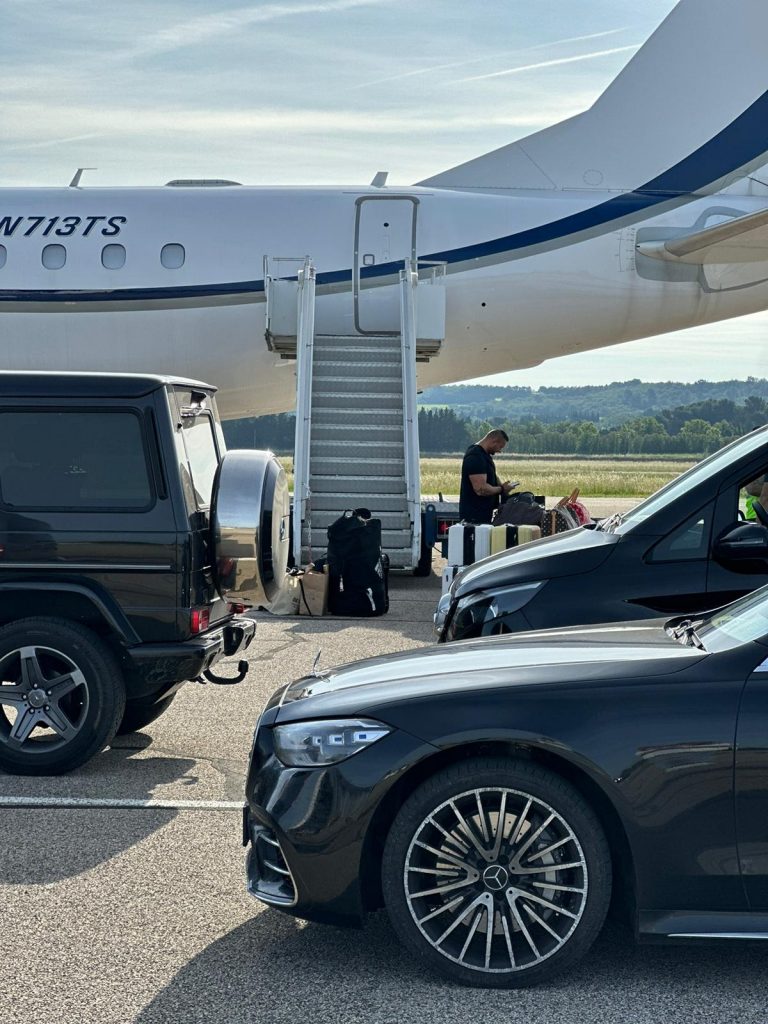 Частный трансфер в аэропорт с лимузин сервис